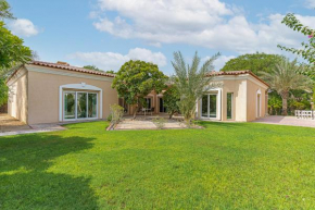 RH - Green Community 6BR Villa with large garden